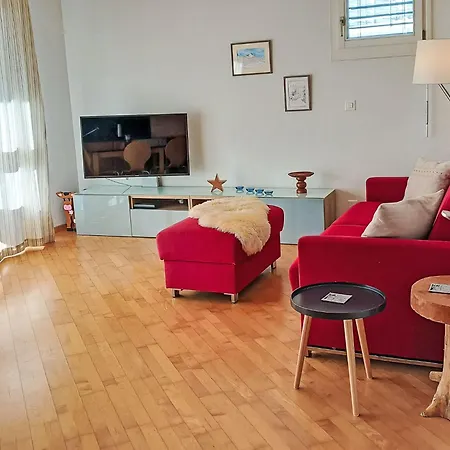 Silence Apt- H By Interhome アパート *